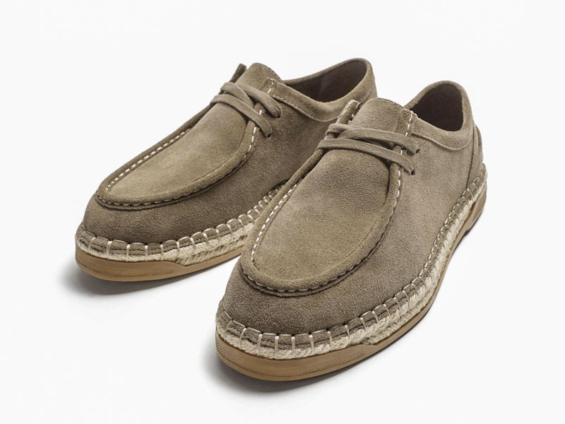 Lace-up casual shoes