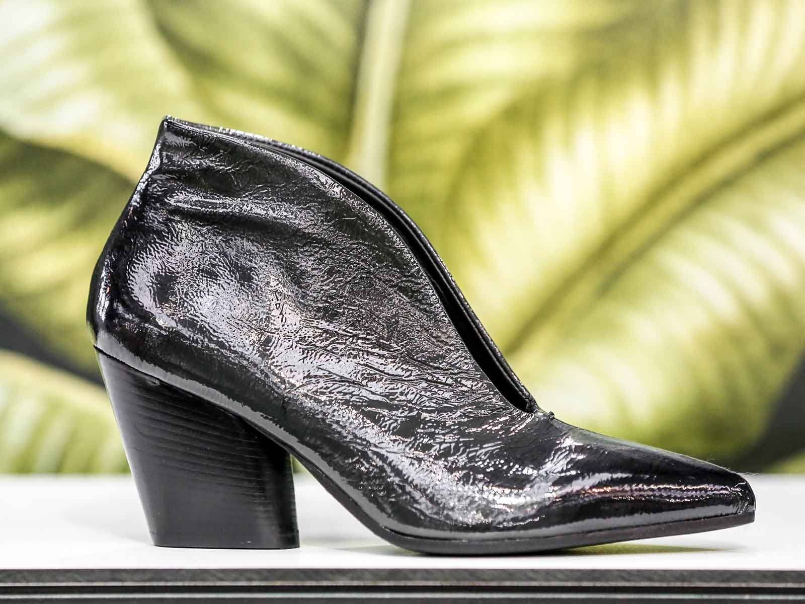 Unbeatable! GALLERY SHOES confirmed booties for next Fall-Winter 2021