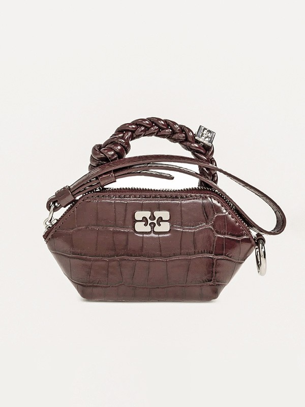 CUERO MUJER CALZADO TENDENCIA PRIMAVERA VERNAO 2026 2027 SERMA16733644203_65013046_1000.jpg Leathers emphasize textures, color and woven surfaces