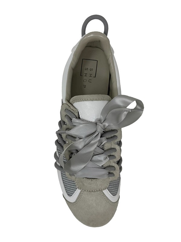 Standouts in the trend: SHERYL sneakerinas