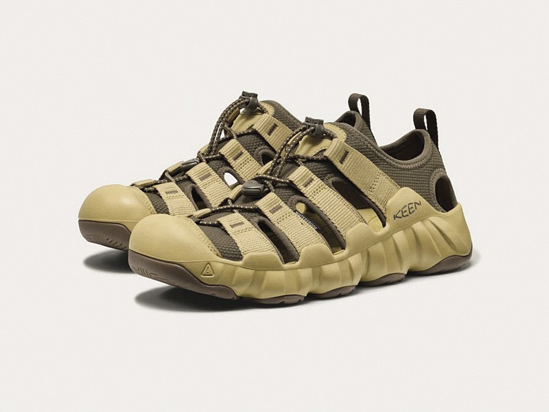 Sandalias outdoor refuerzan tiras, ajuste y suelas robustas