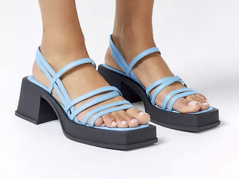 Flat sandals