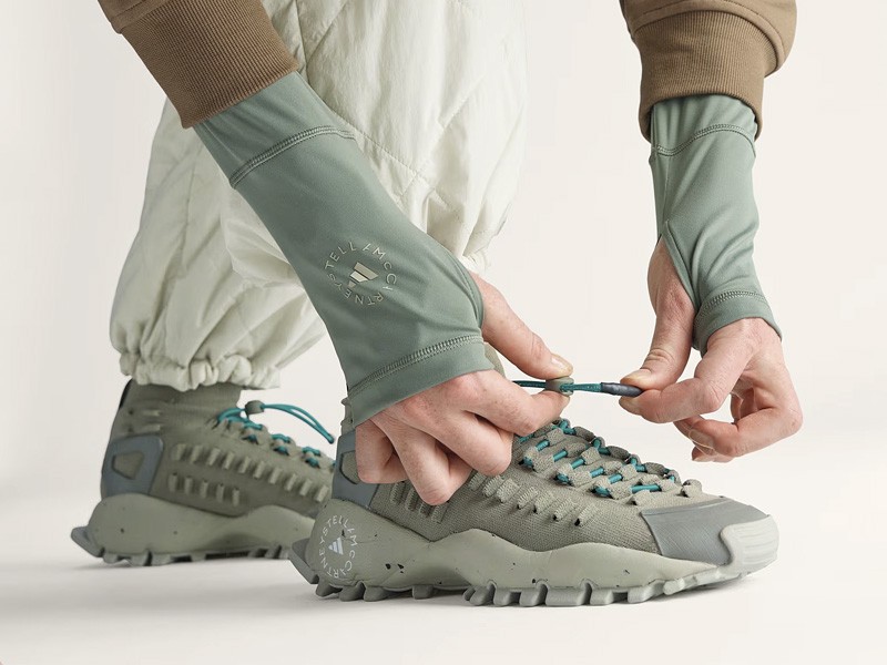 ADIDAS STELLA SNEAKERS DEPORTIVAS TREKKING SERMA FOTO-7.jpg ADIDAS + STELLA McCARTNEY: Lanzan exclusivas botas veganas para senderismo