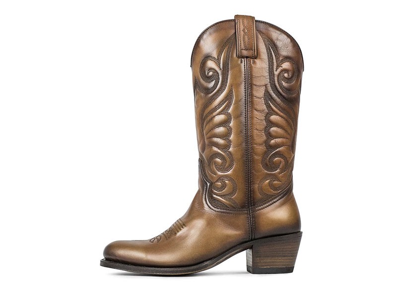 High cowboy boots / booties