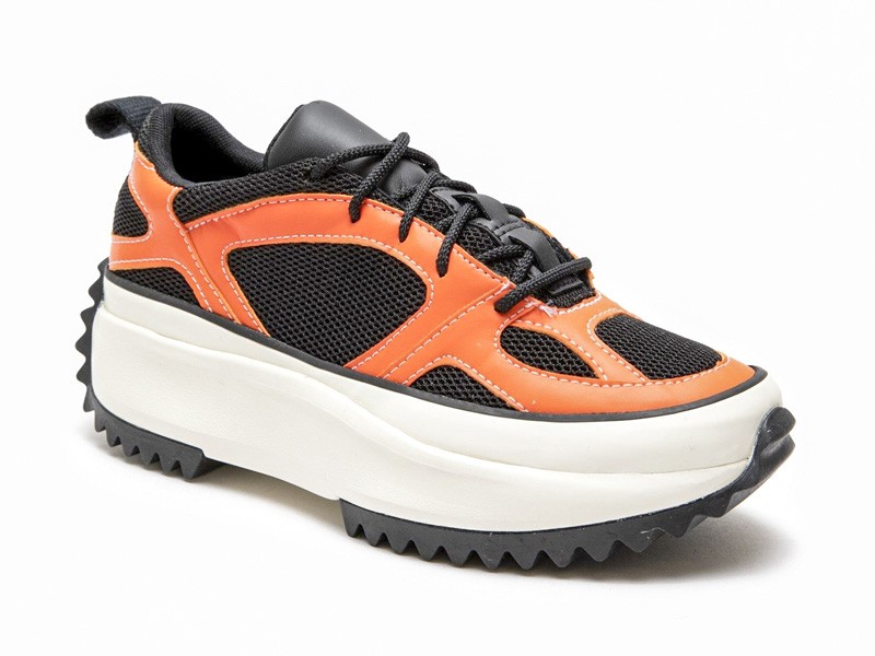 CONVERSE undergoes a renovation towards a retro-futuristic style