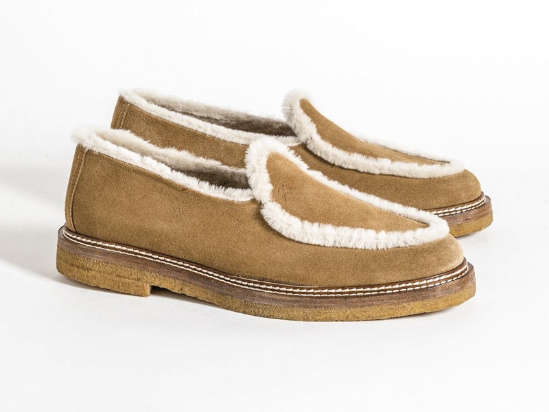 Flat moccasins