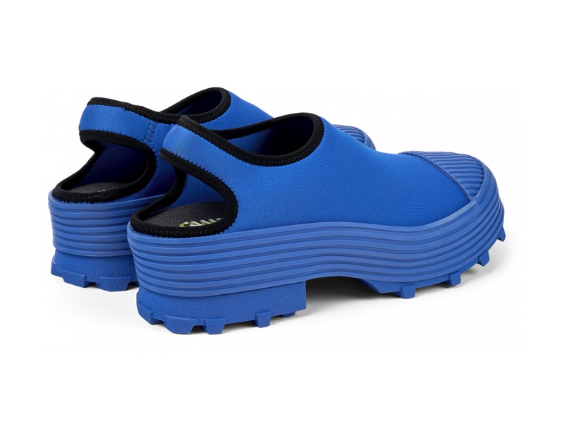 ZUECOS MULES CAMPER TENDECIA CALZADO PRIMAVERA VERANO 2026 2027 FOTO-7.jpg New CAMPER clogs: Robust and playful
