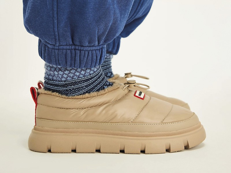 Puffer booties expand volume on the upper