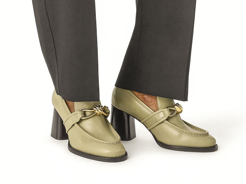 High shoes combine pointed toes, textures and heels
