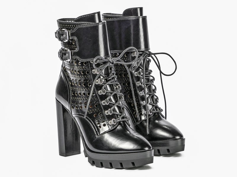 High lace-up booties