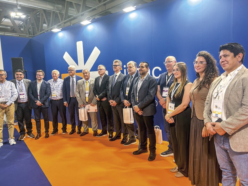 Dirigentes latinoamericanos y autoridades de la entidad italiana, en la foto final del encuentro.