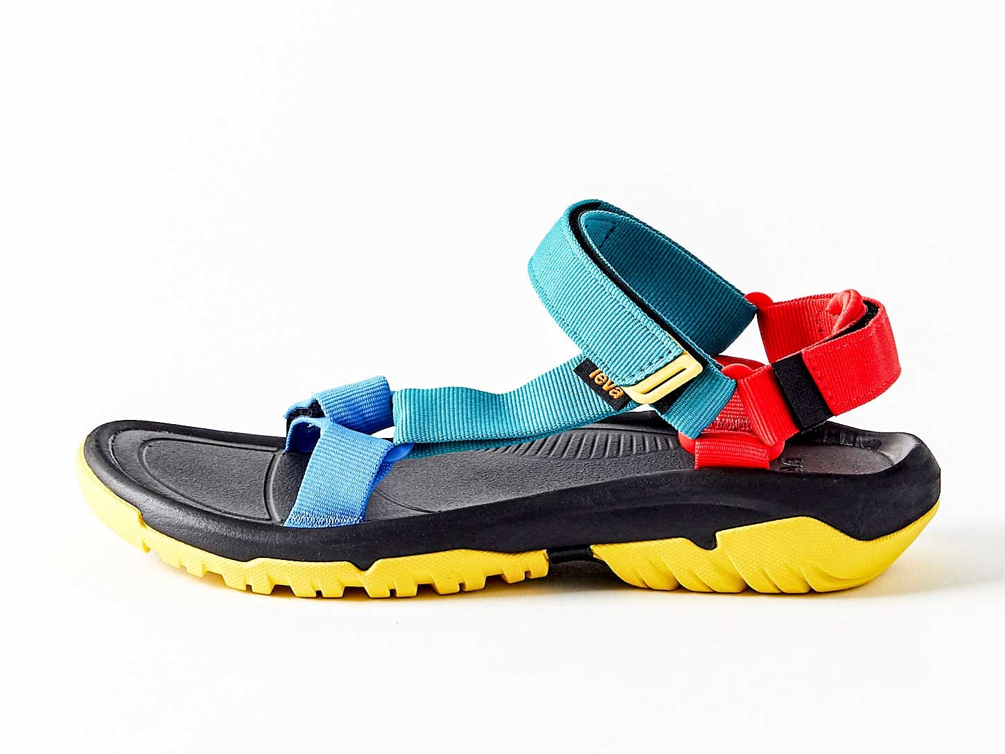 Se reinventan las sandalias TEVA. ¿Las preferidas para Primavera-Verano? -
