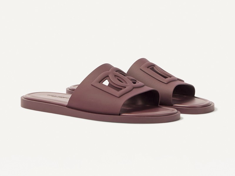 CHANCLAS SANDALIAS HOMBRE TENDENCIA CALZADO MARROQUINERIA BOLSOS CARTERAS PRIMAVERA VERANO 2026 SERMA 158 P01181537.jpg Sport-tech slides differentiate uppers through segments and openings