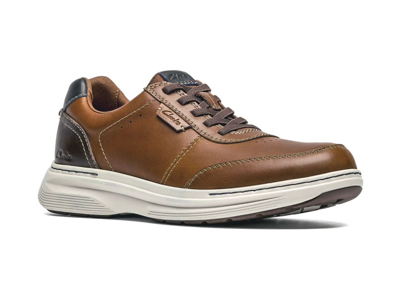 Lace-up casual shoes