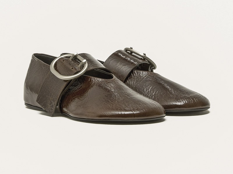 Chocolate emerges as a defining color trend in footwear