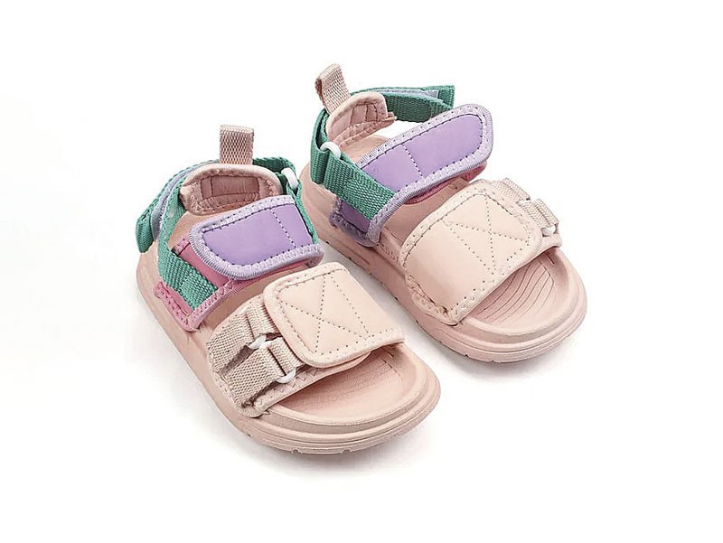 Open children’s shoes: fun and irresistible