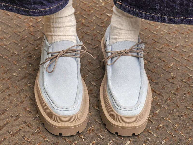 Lace-up casual shoes