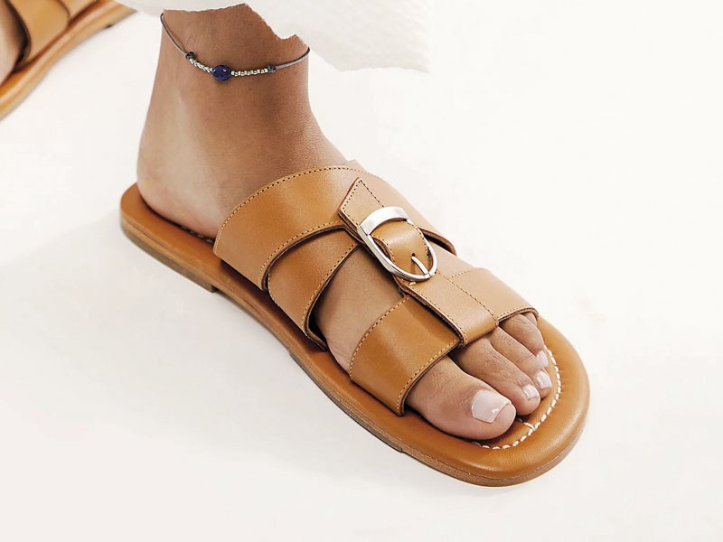 Flat Slides / Sandals