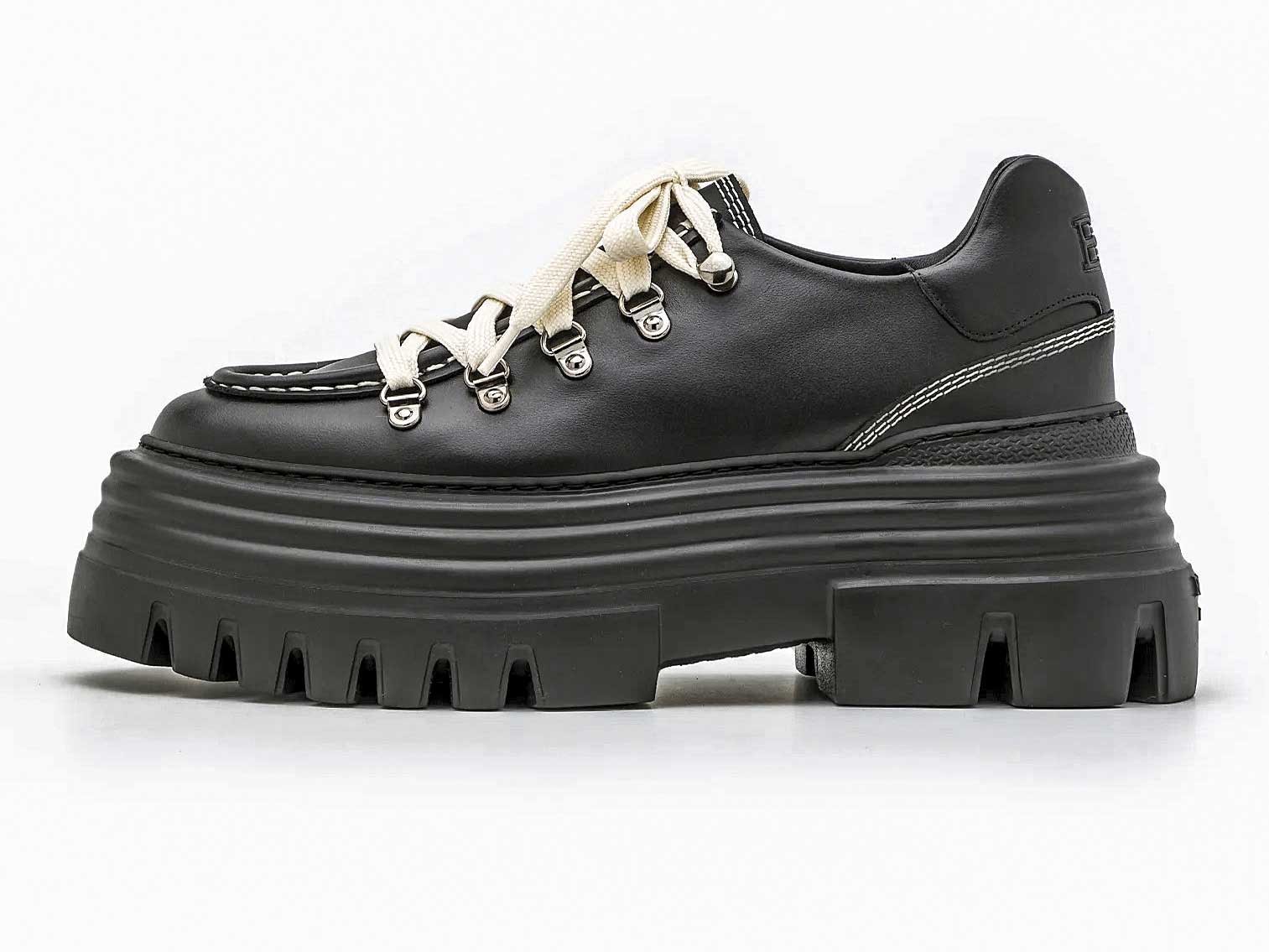 Zapatos bajos acordonados 