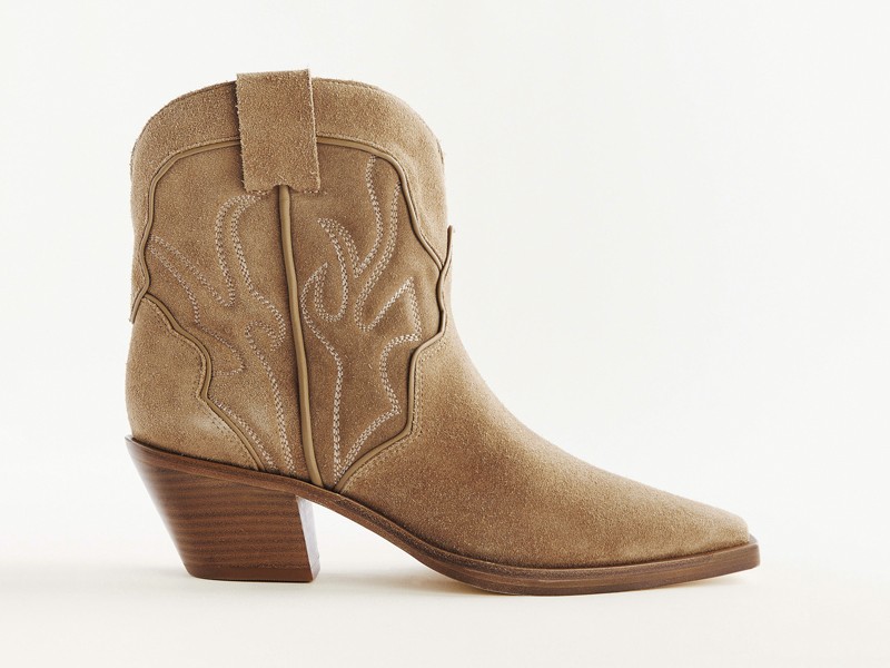 Cowboy boots / booties