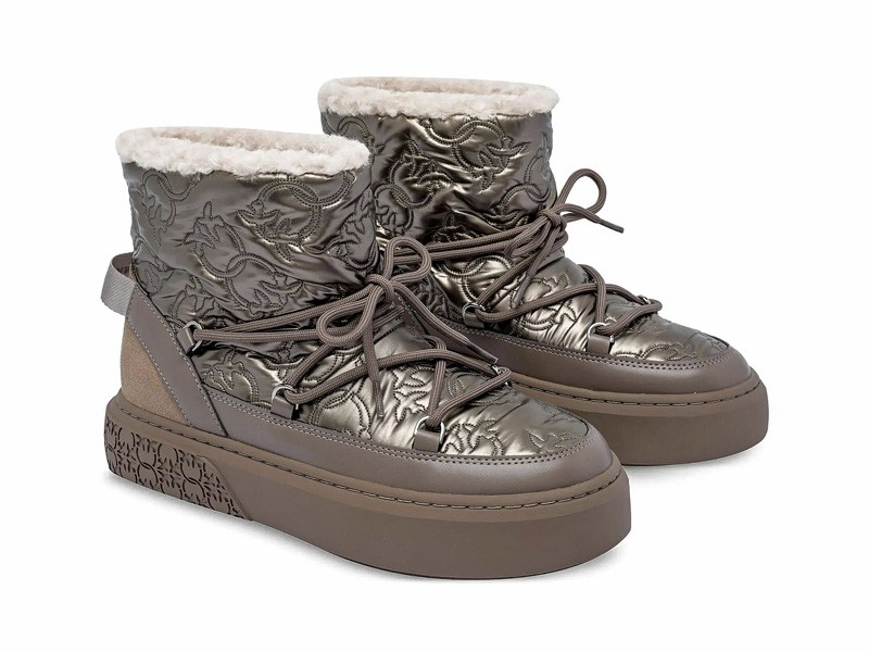 Snow and après-ski boots with technical insulation