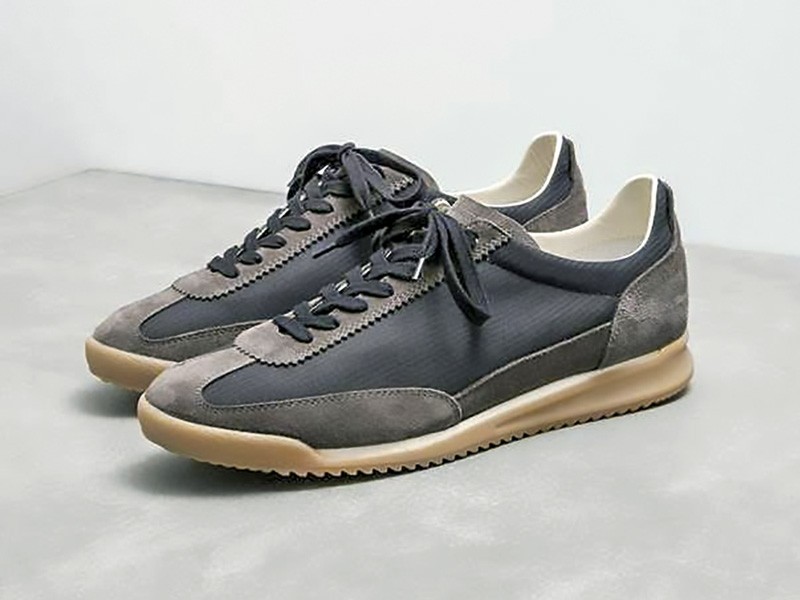 Urban sports sneakers