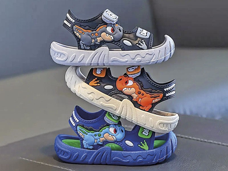 Open children’s shoes: fun and irresistible