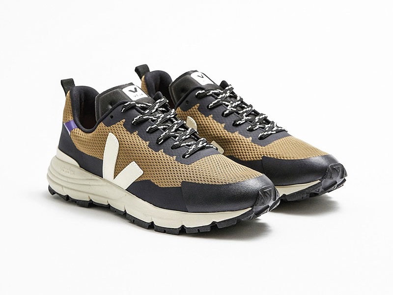 Urban sports sneakers