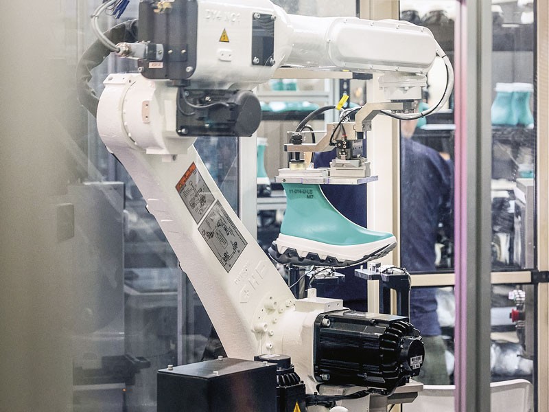 The Swiss brand disseminates its innovative manufacturing technology to project it to other regions and countries.