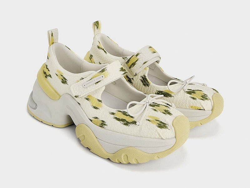 Chunky sneakers