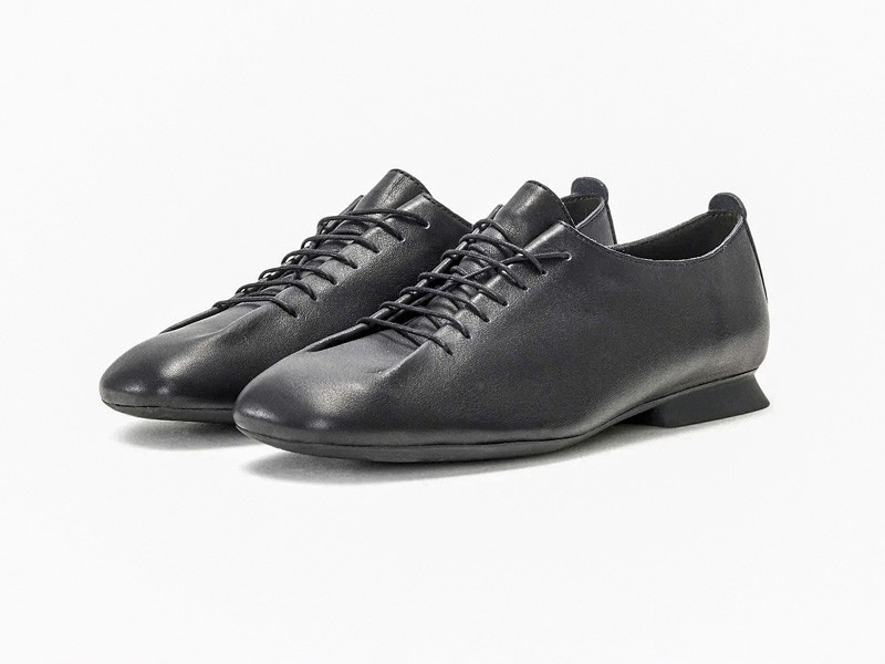ACORDONADOS MUJER CALZADO TENDENCIA PRIMAVERA VERNAO 2026 2027 SERMA 157f57a572666a24e15ba691af91f7ae0c2.jpg Women’s lace-ups combine openwork, toes and laces